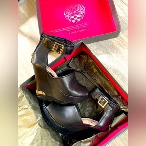 Vince Camuto Like New Sandals